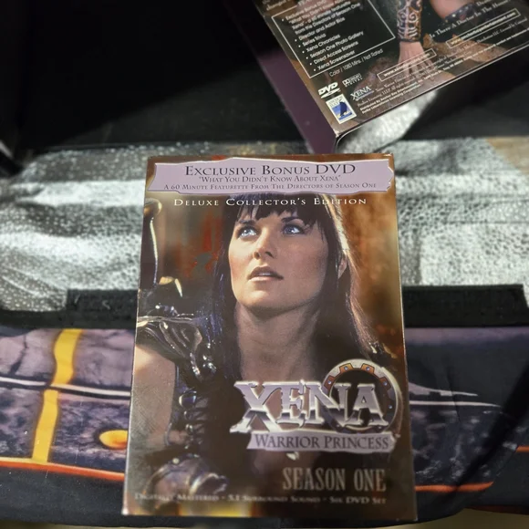 Xena: Warrior Princess – Seasons 1 & 2 DVD Box Set Bundle (Deluxe Collector’s